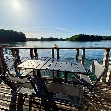 Flottants De Etienne Cantales Chalet Saint-Gerons