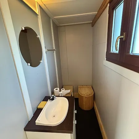 Flottants De Etienne Cantales Chalet Saint-Gerons